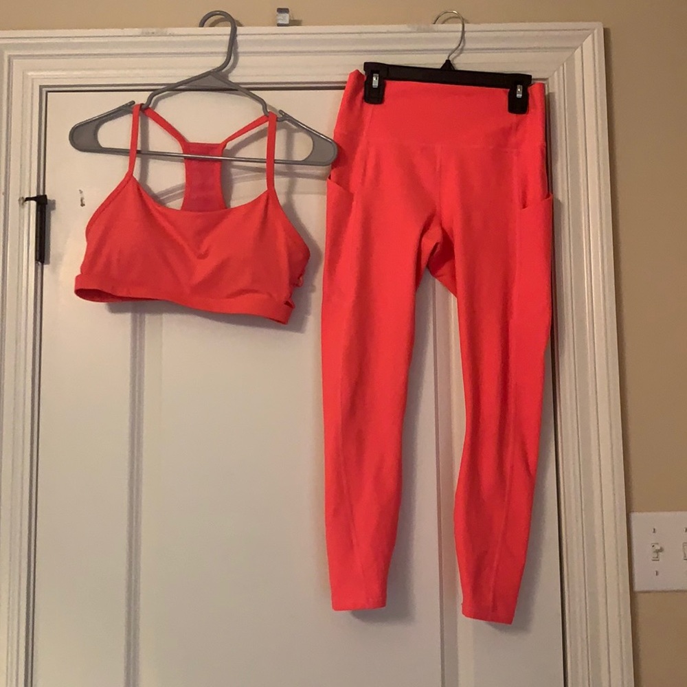 Fabletics 2 piece outfit in Desert Rose